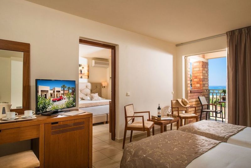 Bella Beach Hotel - Image 6