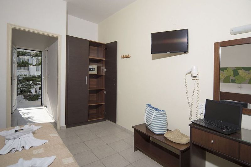 Metaxa Apartments - Image 4