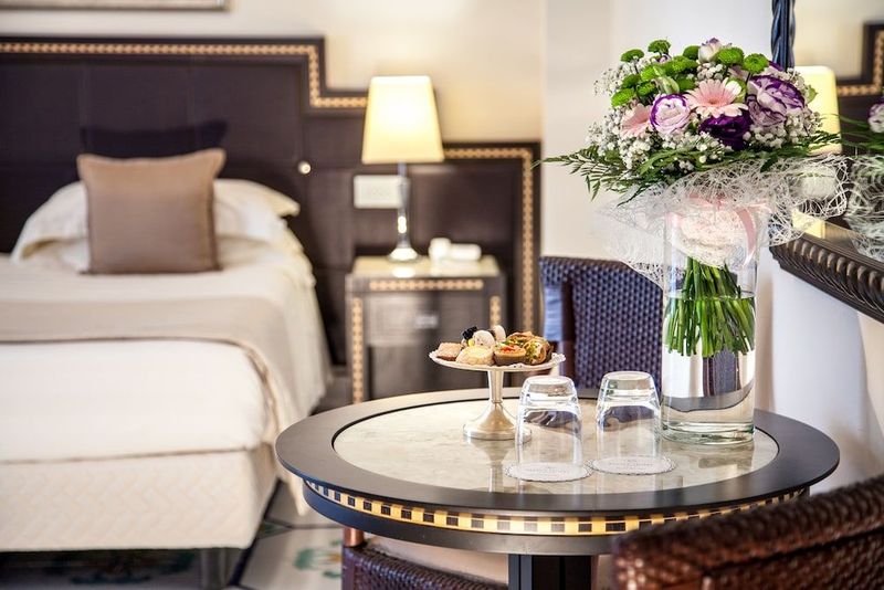 Palace Hotel - Image 3