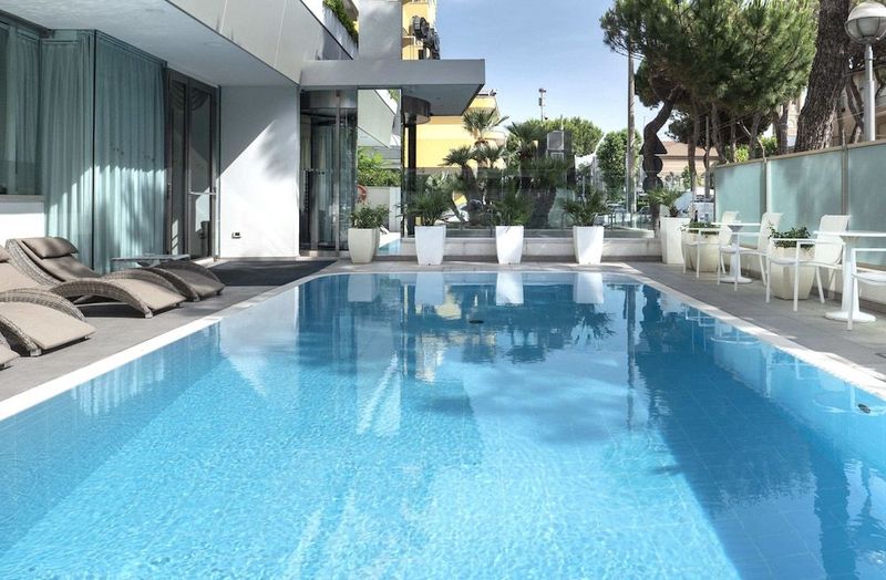 Club House - Image 2