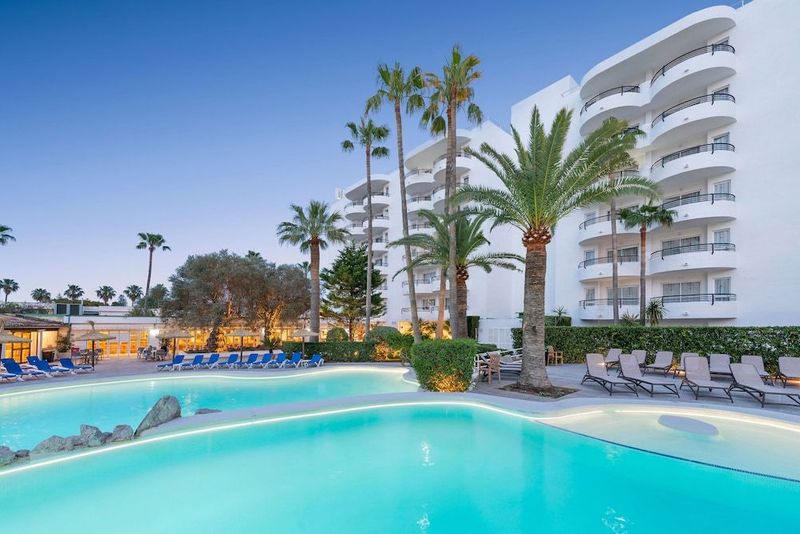 Alcudia Beach Aparthotel - Image 5
