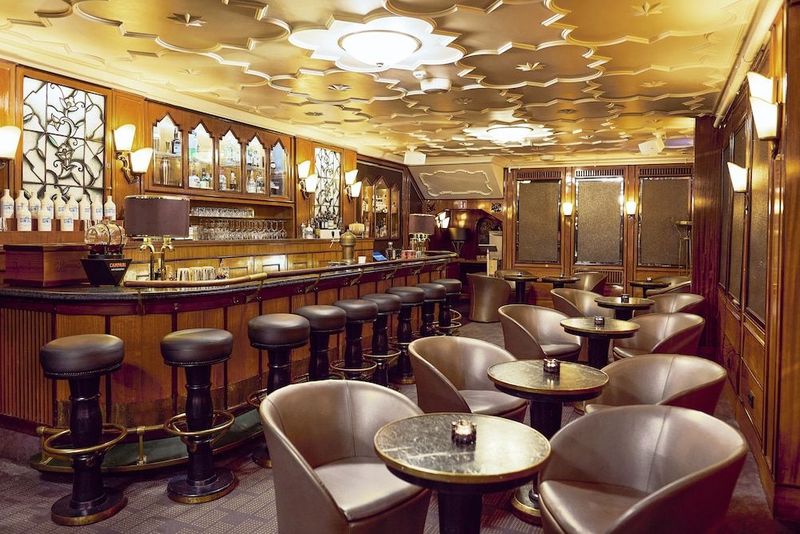 Reichshof Hamburg, Curio Collection by Hilton - Image 8
