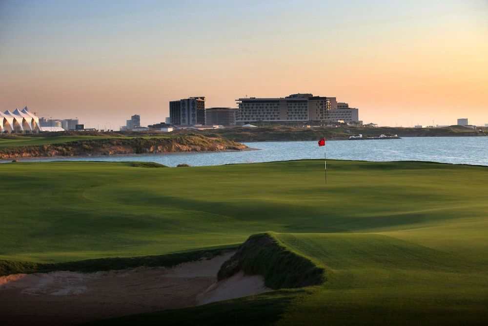 Park Inn by Radisson Abu Dhabi Yas Island - Image 9