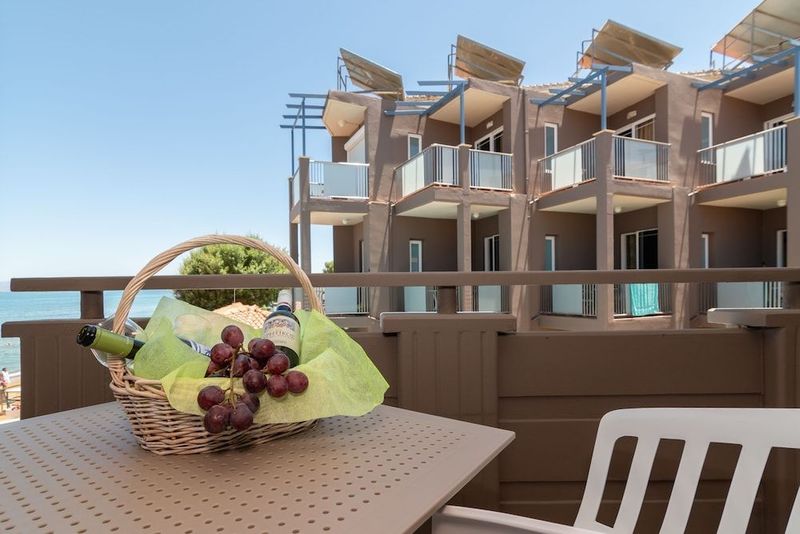 Girogaili Beach Hotel - Image 6