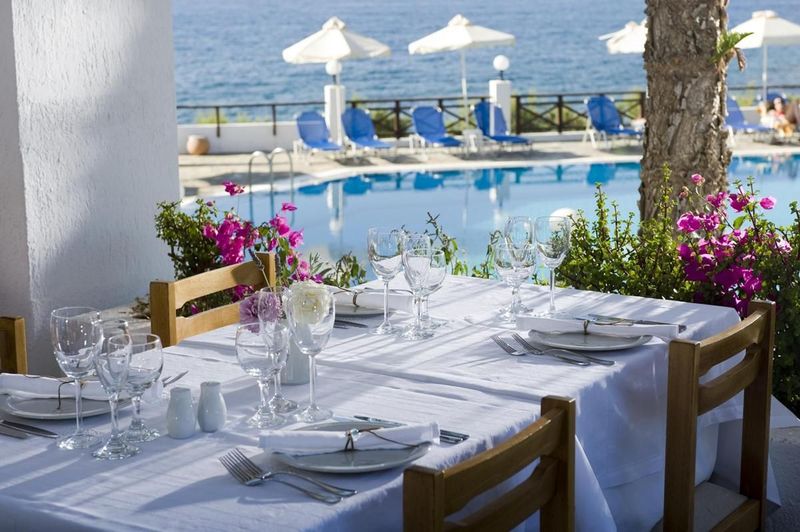Maritimo Beach Hotel - Image 10