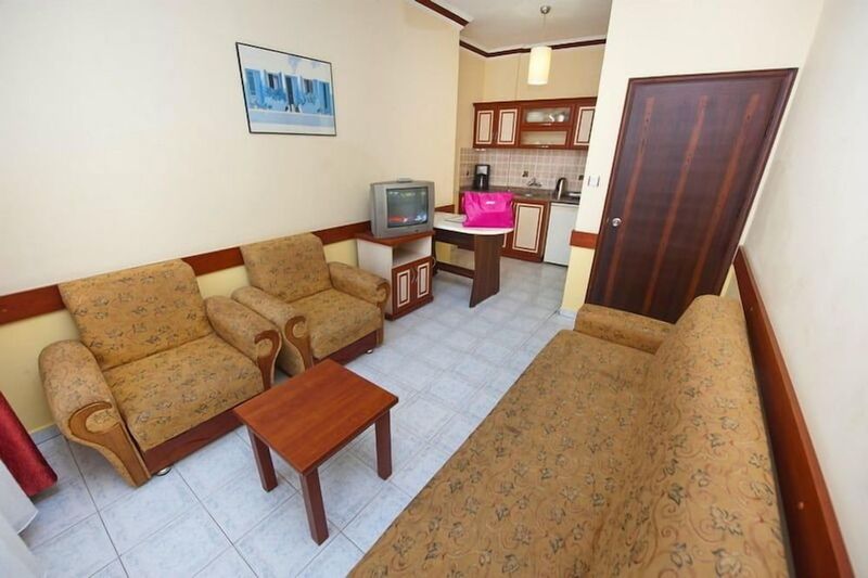 Lavinia Apart Hotel - Image 8