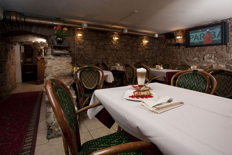 Monte Kristo Hotel - Image 7