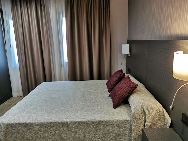 Hotel Petit Palau - Image 5