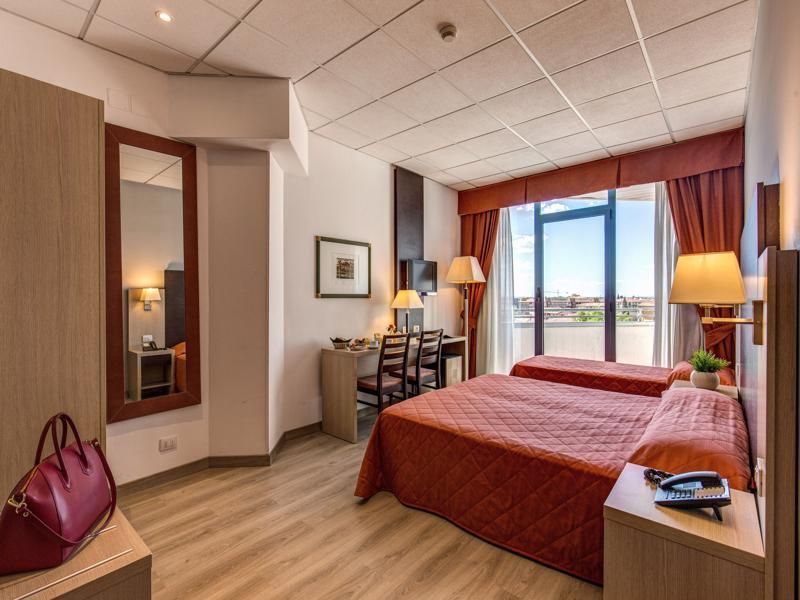 Tuscany Inn - Image 2