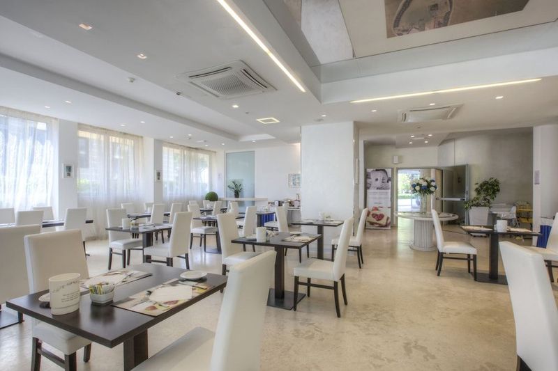 Mercure Rimini Lungomare - Image 6