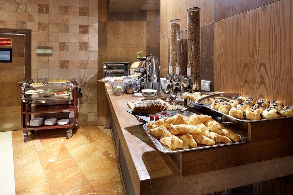 Eurostars Suites Mirasierra - Image 5