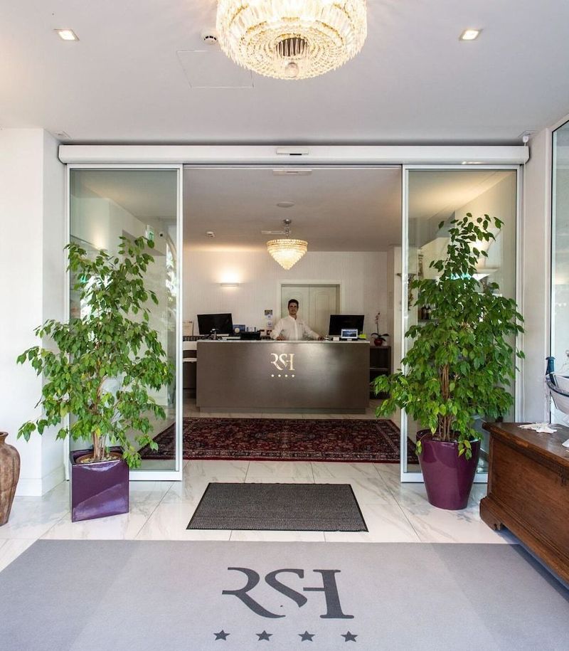 Rimini Suite Hotel - Image 4