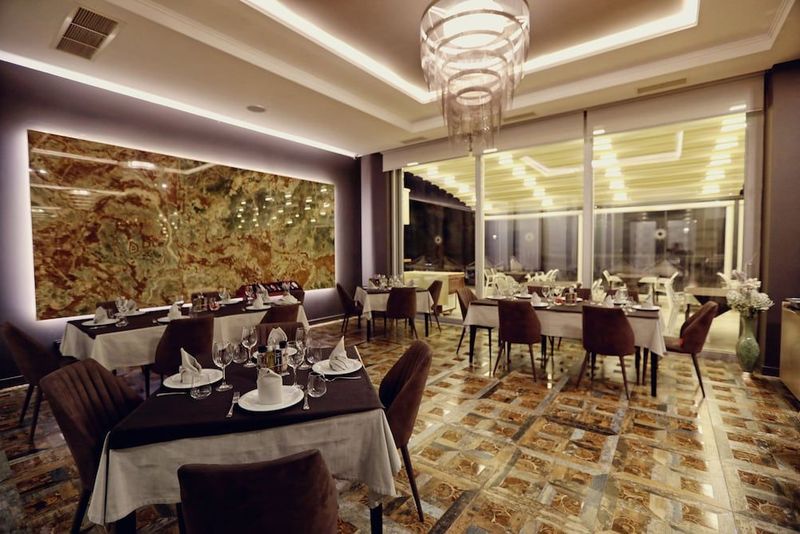 Premium Hotel Beach - Image 6
