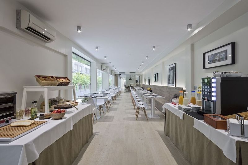 Aparthotel BCN Montjuic - Image 10