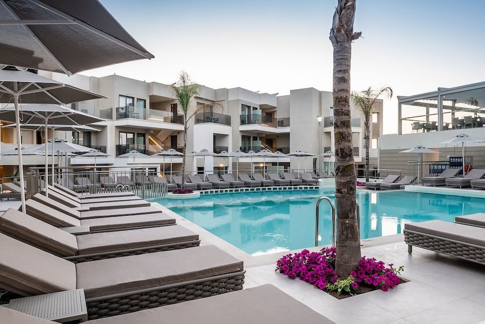 Porto Platanias Beach - Luxury Selection är ett vuxenhotell på Kreta med härlig pool.
