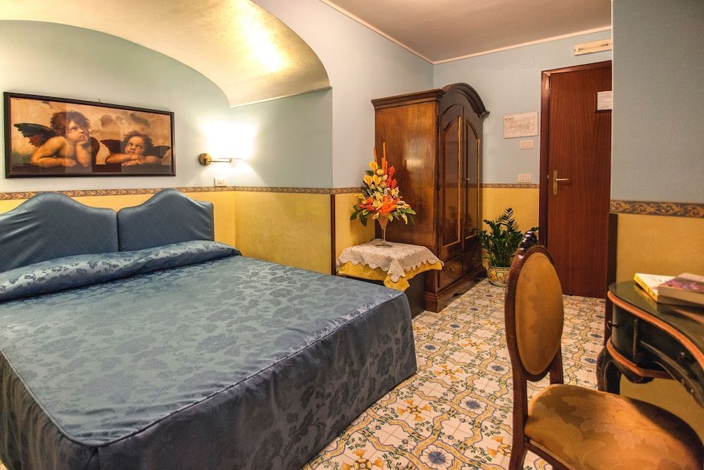 Hotel Amalfi - Image 8