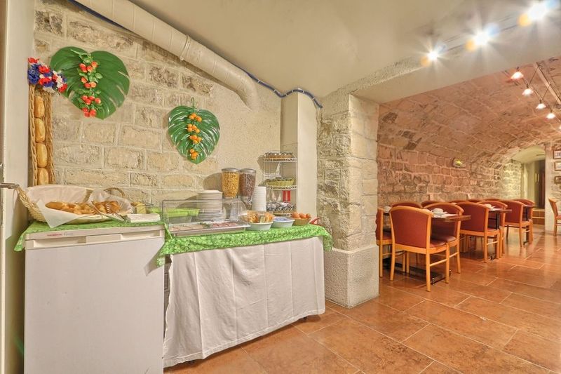 121 Paris - Image 6