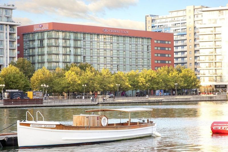 Crowne Plaza London Docklands - Image 1