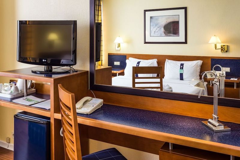 Holiday Inn Lisbon - Image 4