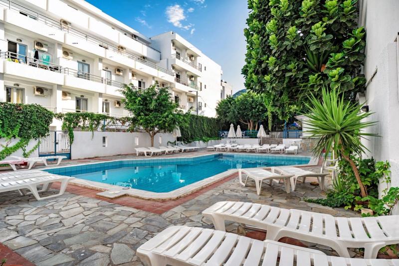 Iro Hotel - Image 6