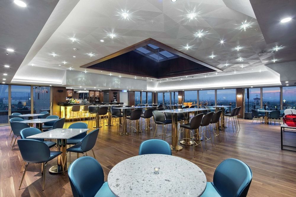 DoubleTree by Hilton Skopje - Image 2