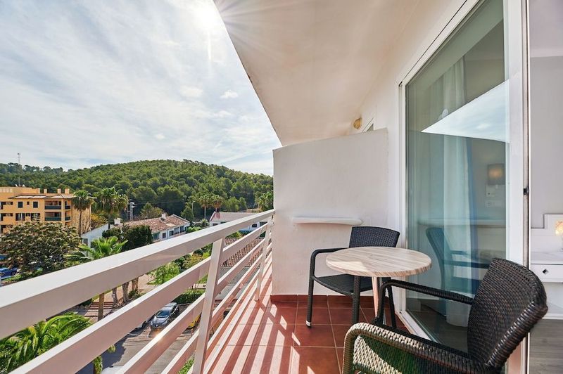 Roc Oberoy Hotel - Image 7