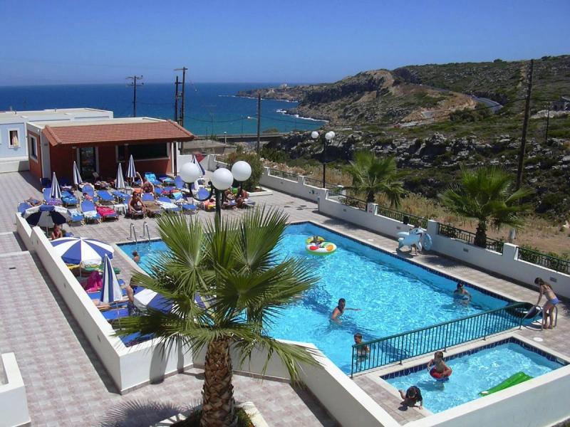 Camari Garden Hotel Apartments - Image 1