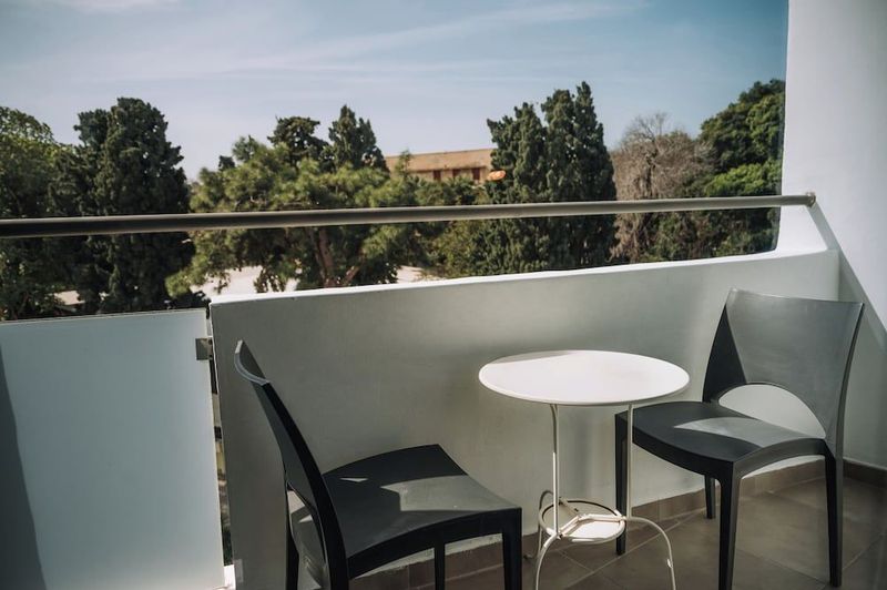 Amphitryon City Hotel - Image 9