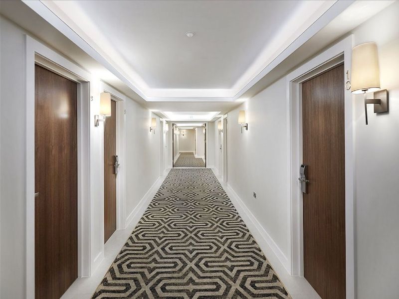 Central Park Hotel - Image 2