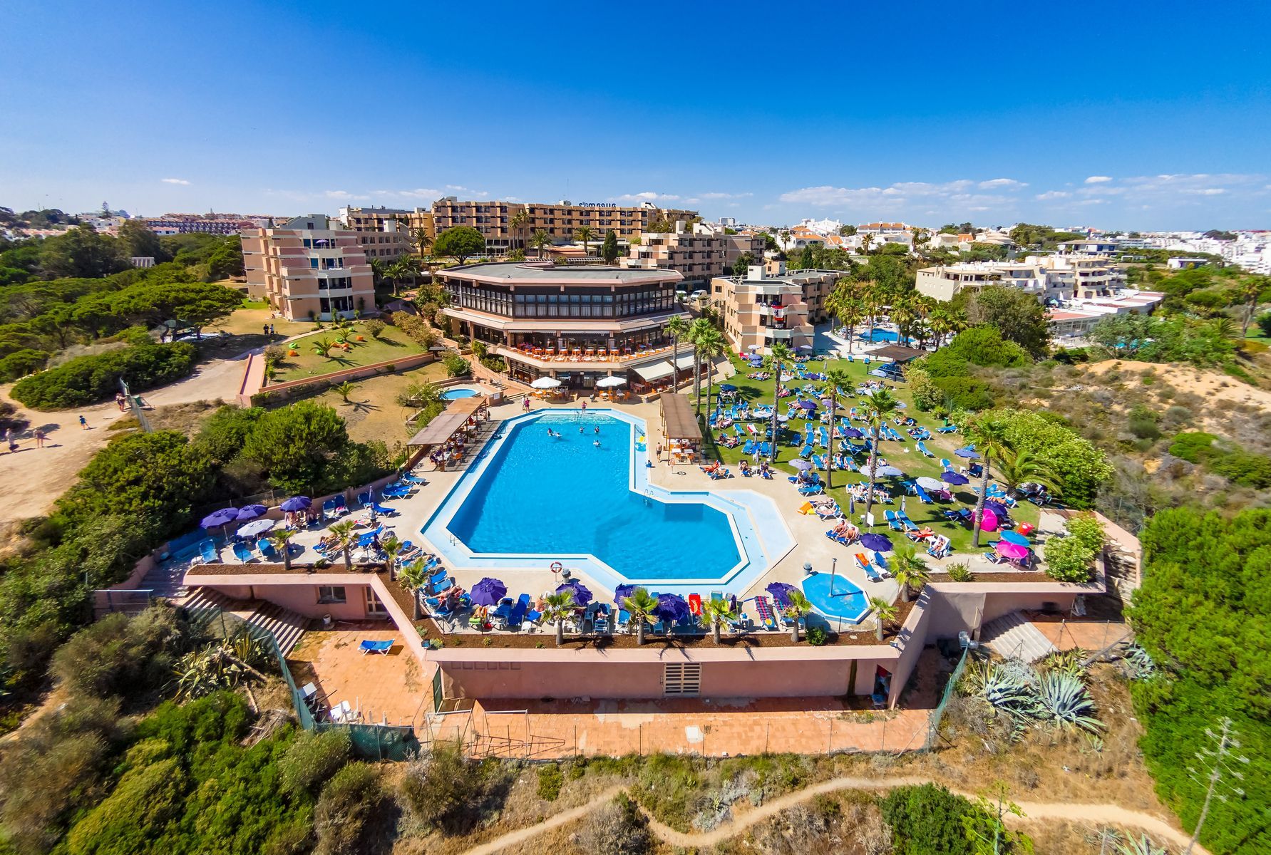 Auramar Beach Resort - Image 10