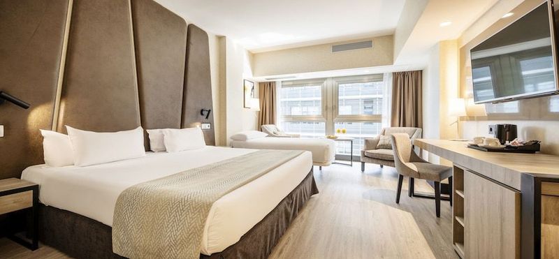 Hotel ILUNION Malaga - Image 3