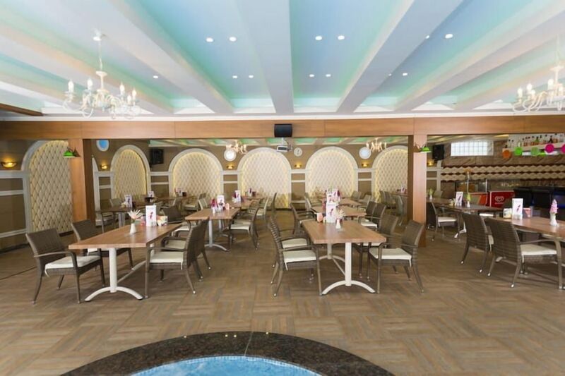 Lavinia Apart Hotel - Image 10