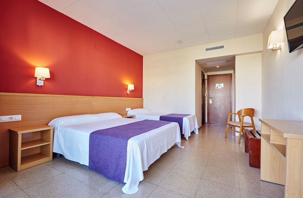 Hotel Surf Mar - Image 9