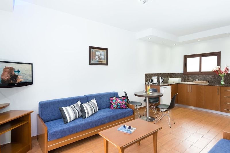 Loutsiana Hotel Apts - Image 10