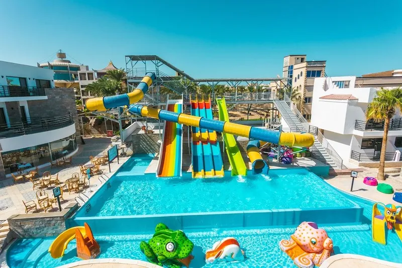 La Rosa Waves Resort