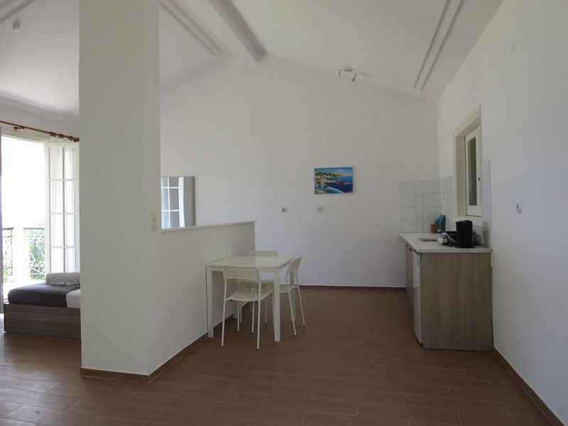 Toni's Guesthouse - Image 10