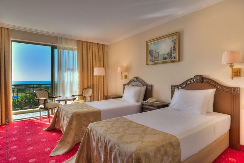 Venezia Palace Deluxe Resort - Image 3