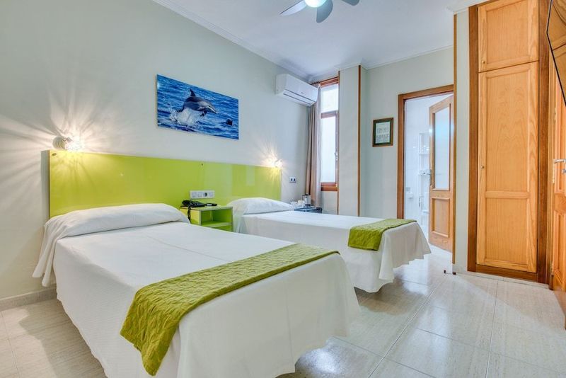 Andrea's Hotel Tenerife - Image 6