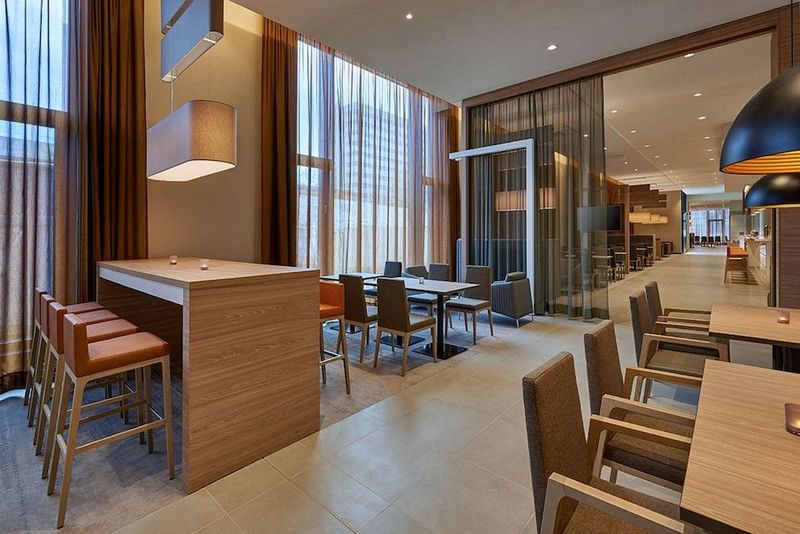 Hampton By Hilton Berlin City Centre Alexanderplatz - Image 4