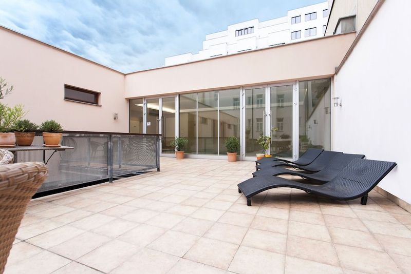 Hotel Carol - Image 10