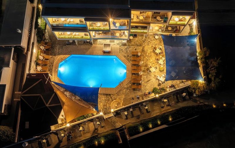 Sunset Beach Hotel - Image 5