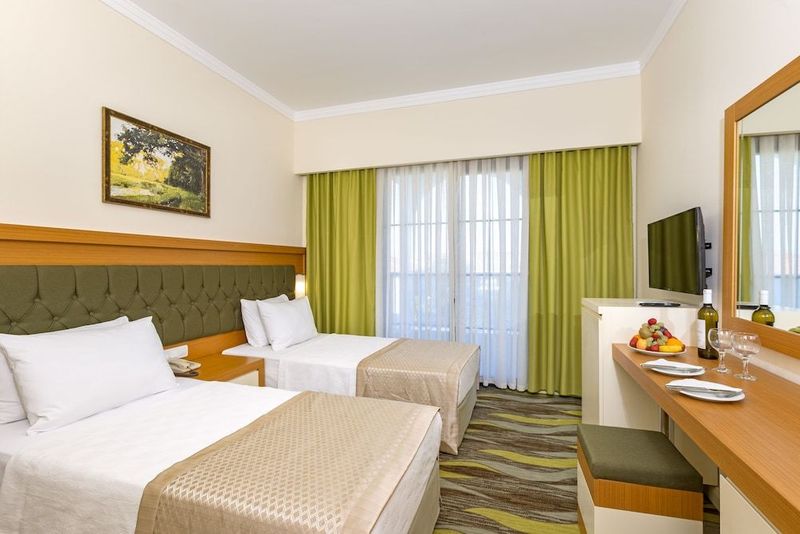 Forest Park Hotel - Image 3