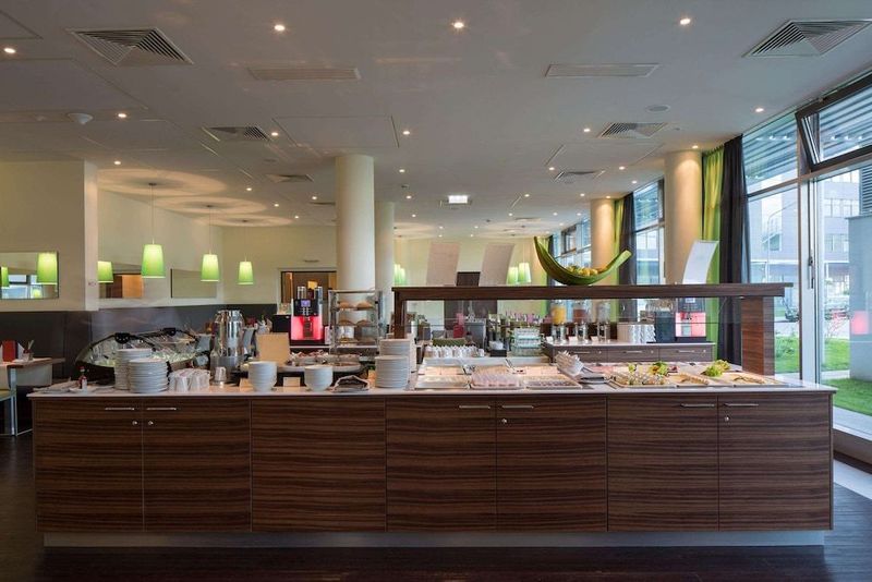 Austria Trend Hotel Doppio - Image 8