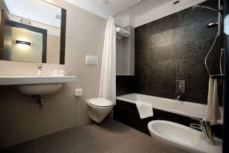 Hotel Artis - Image 7