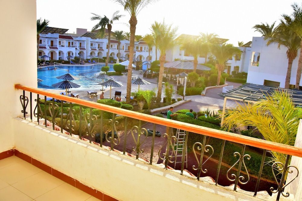 Dive Inn Resort - Image 9