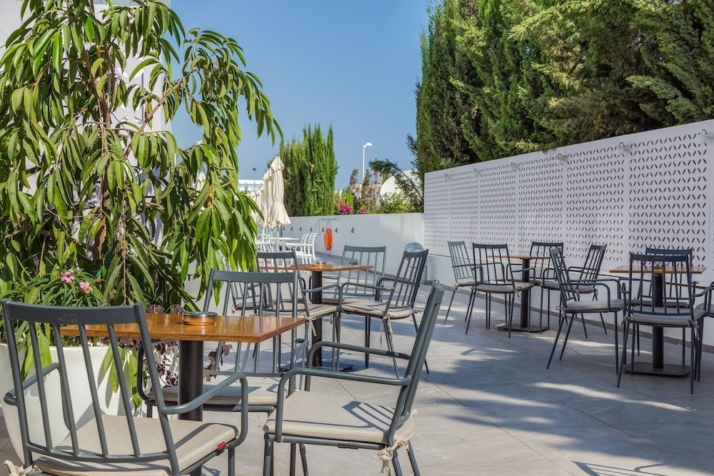 Protaras Plaza Hotel - Image 6