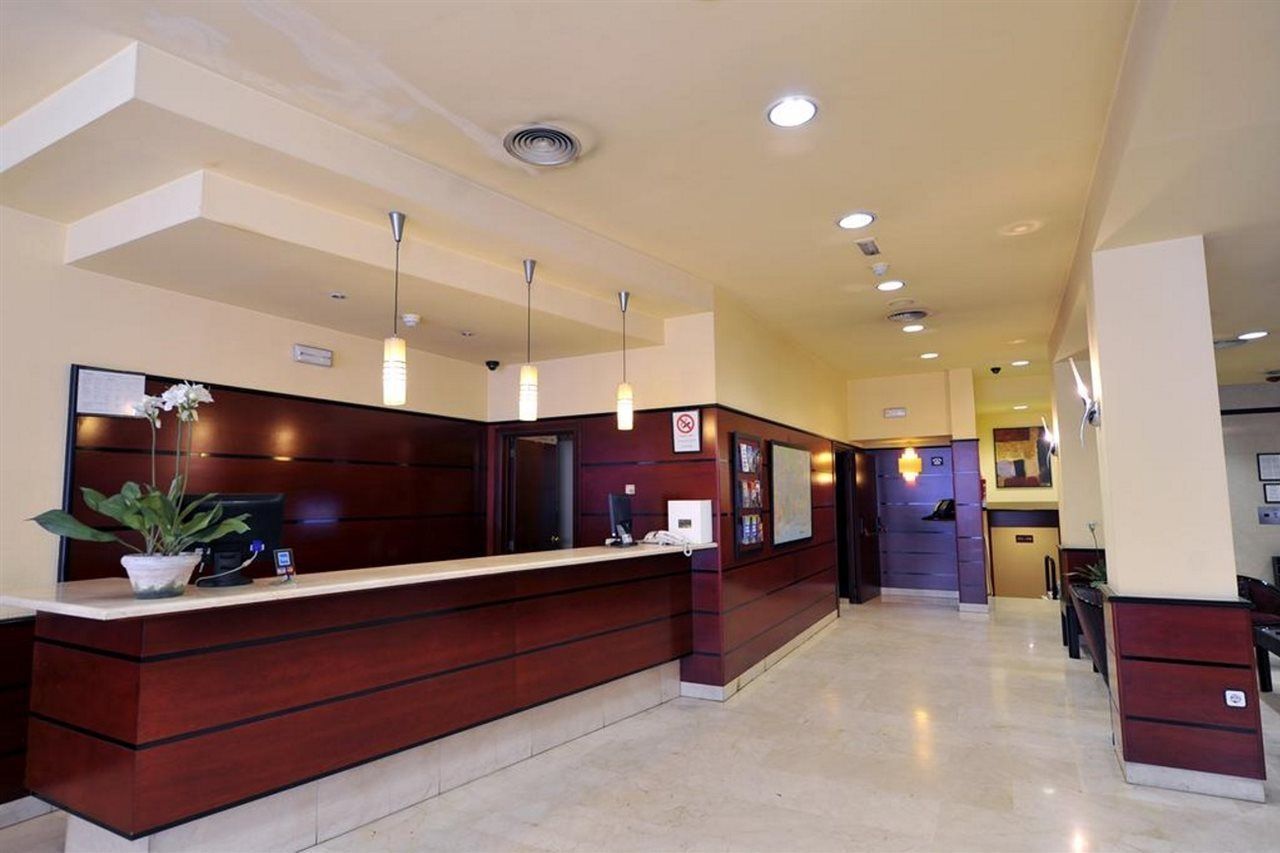 Glories Hotel - Image 2