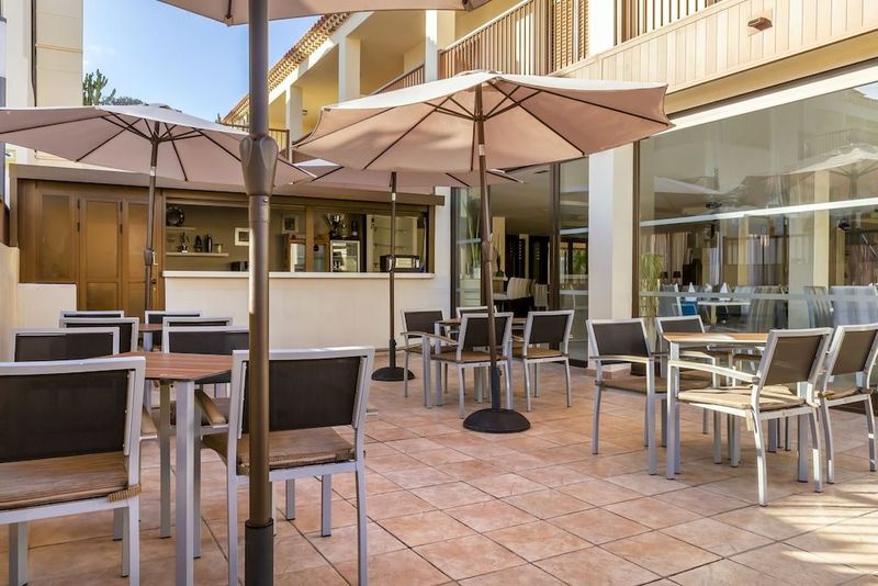 Royal Sunset Beach Club - Image 9