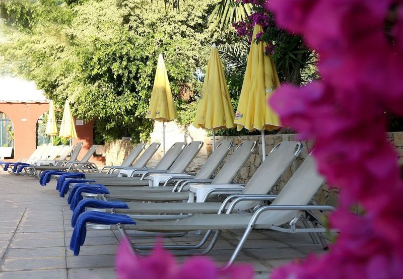 Navarria Hotel - Image 10