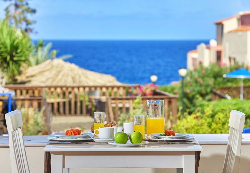 Vasia Resort & Spa - Image 2